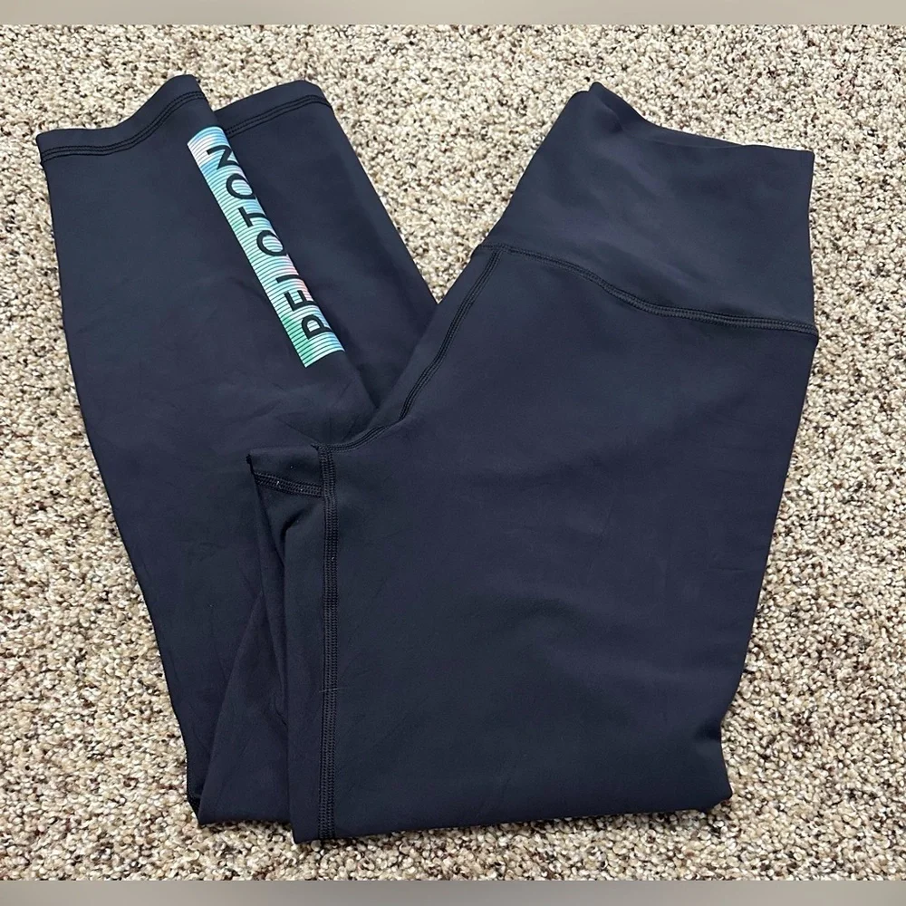 🚴‍♀️ Peloton Cadence Legging - Size M  🚴‍♀️